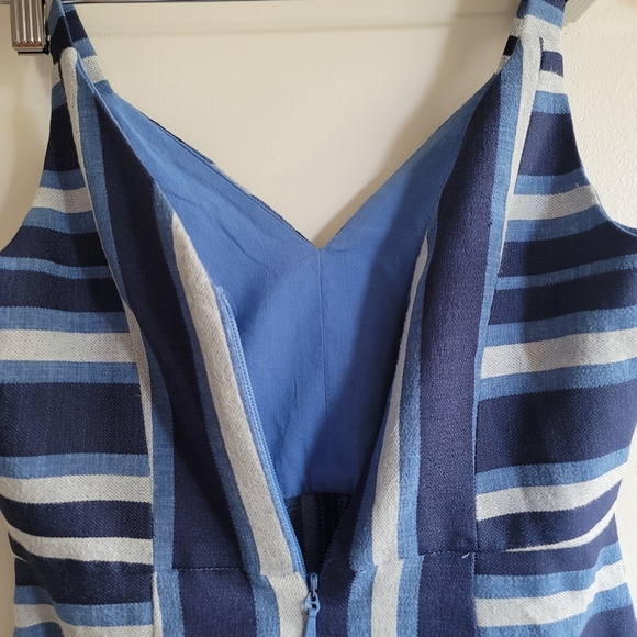 BCBGeneration Cocktail Striped V Neck Dress in Navy Combo, Size 2 - Picture 11 of 13